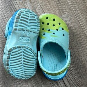 🥮🌺CROCS Blue and Green Sandals with Adjustable Heel Strap
